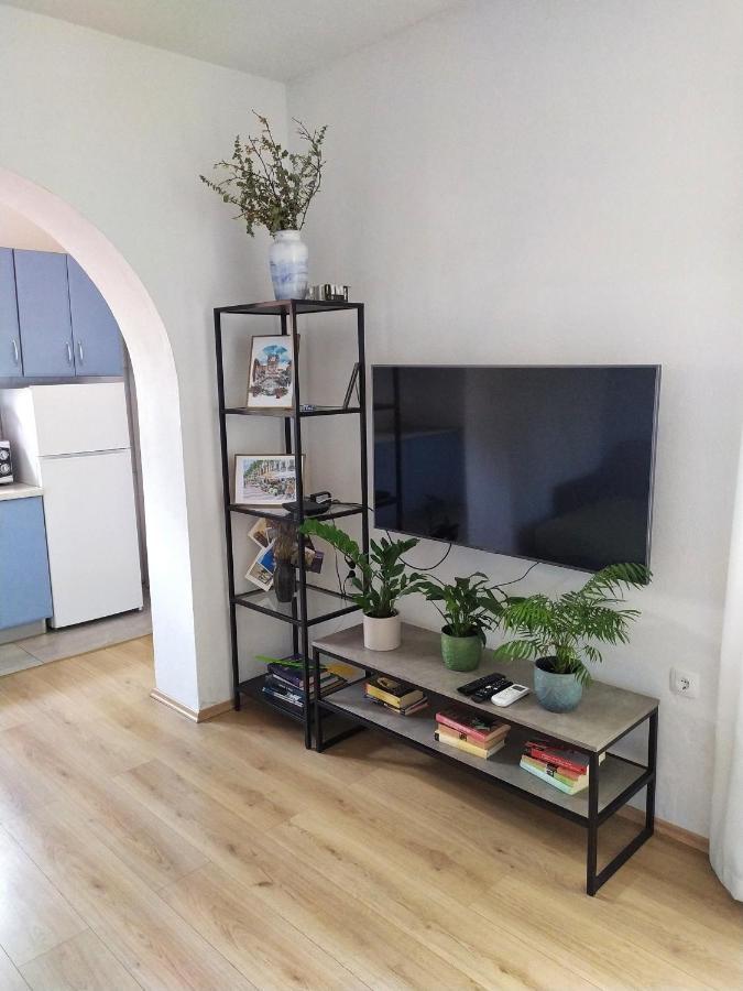 Modern Apartment With 3 Bedrooms Макарська Екстер'єр фото