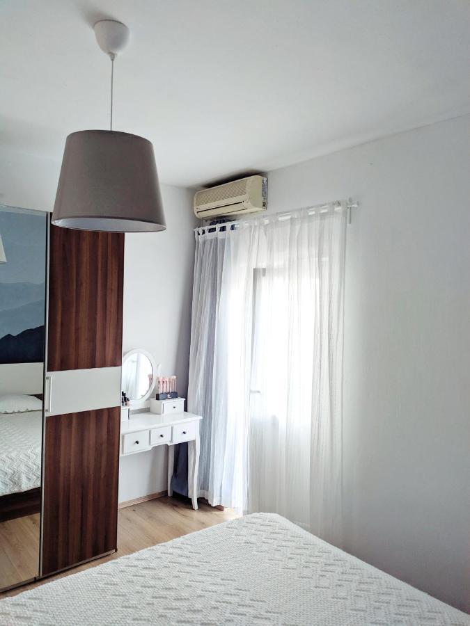 Modern Apartment With 3 Bedrooms Макарська Екстер'єр фото